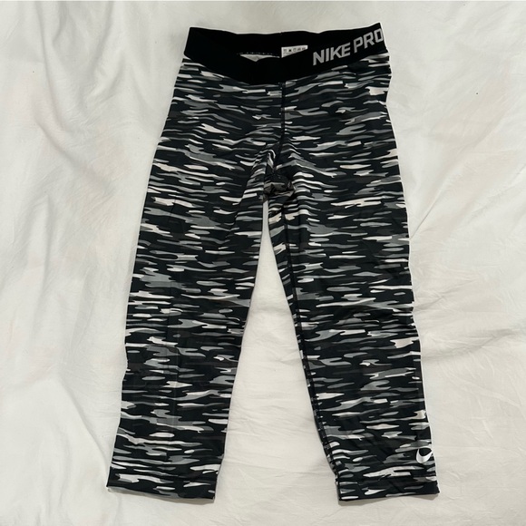 Nike Pants - Nike pro leggings M like new